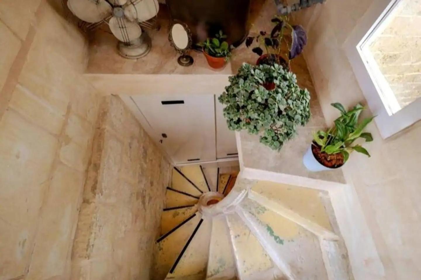 Historic Hideaways - 900 Year Old Converted Studios วิกตอเรีย ภายนอก รูปภาพ